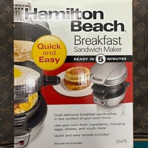 Hamilton Beach Silver Breakfast Sandwich Maker NIB